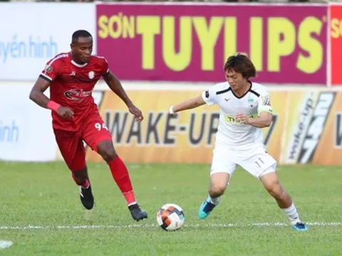 Giữ đôi chân "pha lê" của Tuấn Anh