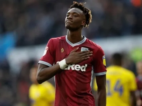 Chelsea bắt Aston Villa phá kỷ lục chuyển nhượng vì 1 cái tên