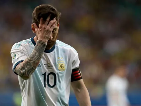 Tấn công nhiều không ghi bàn, Argentina gục ngã cay đắng ngày ra quân