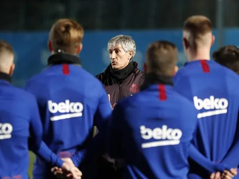 Tân thuyền trưởng Barca làm 1 điều với các cầu thủ khiến CĐV phát sốt