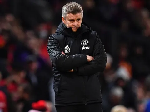 Thảm hại thế nào, ghế Solskjaer vẫn chắc