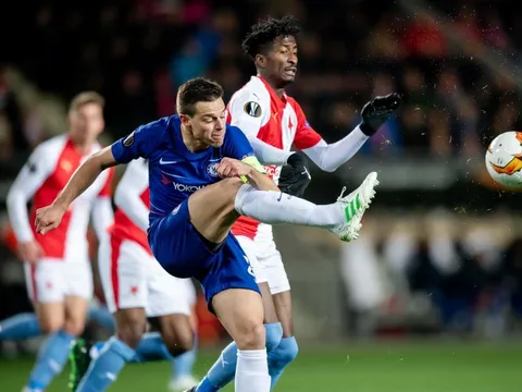 Thắng nhọc, NHM Chelsea ghét cay đắng "bộ đôi tồi tệ nhất từng thấy"