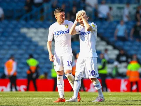Thất bại khó hiểu, 'huyền thoại' nước Anh khiến cuộc đua lên Premier League căng thẳng tột cùng