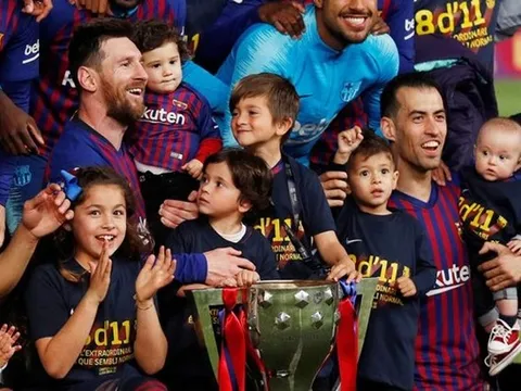 Thất bại trước Liverpool, Messi liên tục bị "chọc quê" khi về nhà