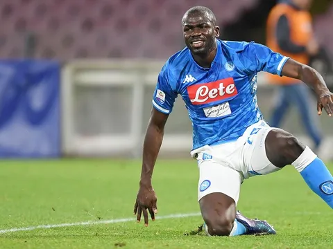 Theo đuổi Koulibaly thời điểm này, Man Utd chỉ được chứ không mất