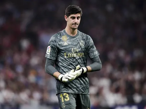 Thibaut Courtois đã làm điều không tưởng tại Bernabeu!