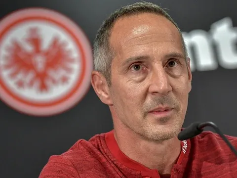 "Thống soái" Frankfurt lên giây cót cho các học trò trước trận đấu lớn