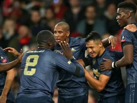 Thử thách Camp Nou, ai sẽ đóng vai 'chủ tịch' cho Man United?