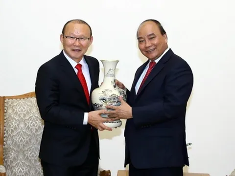 Thủ tướng Nguyễn Xuân Phúc: "Tạo mọi điều kiện để HLV Park Hang-seo hoàn thành trọng trách"