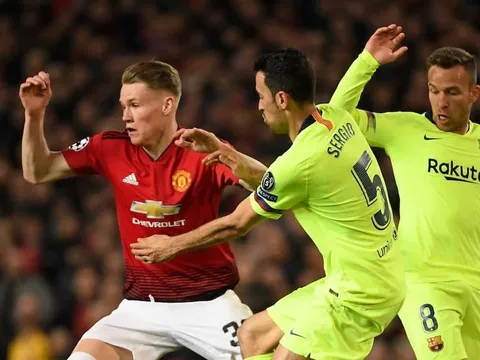 Thua Barca, CĐV M.U chỉ ra cầu thủ hay nhất: "Một màn trình diễn hạng A"