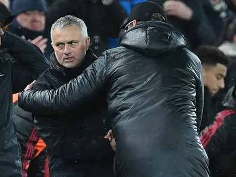 Thua Klopp, Mourinho nên tiên trách kỷ, hậu trách VAR