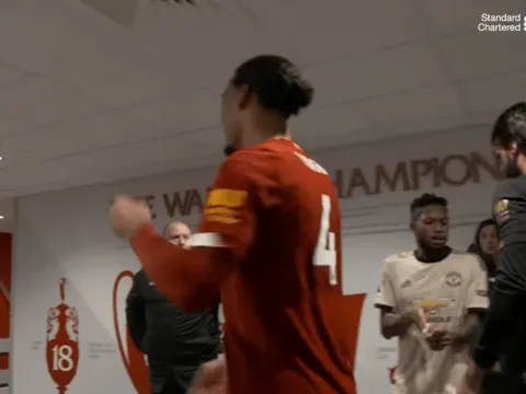 Thua Liverpool, Fred hành động cực sốc khiến CĐV M.U nổi đóa