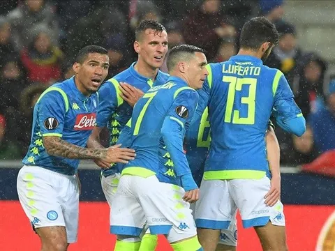 Thua sốc trên đất Áo, Napoli vẫn lạnh lùng tiến vào tứ kết Europa League