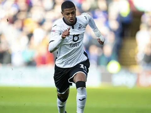 Chỉ nửa tháng "tu nghiệp", sao trẻ Liverpool đã chính thức "khai nòng" cho đội một