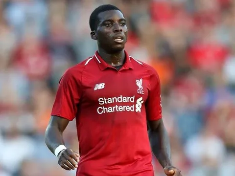 CHÍNH THỨC: Sao trẻ Liverpool hội ngộ huyền thoại The Kop