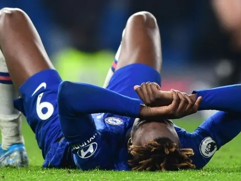 Tiếp bước Man Utd, Chelsea khủng hoảng hàng công