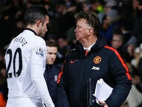 Tiết lộ: Van Persie bị Van Gaal bán khỏi M.U theo cách 'tàn nhẫn'