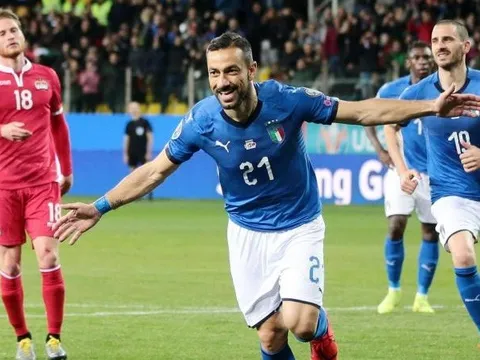 Tỏa sáng trước Liechtenstein, cựu sao Juventus đi vào lịch sử Azzurri
