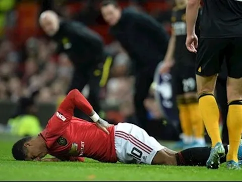 Toang mạnh cho Man Utd! Rashford đá 17 phút và rời sân trong đau đớn
