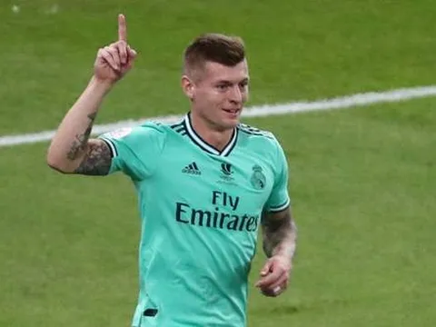 Toni Kroos và 8 thiên tài từng lập siêu phẩm trên chấm phạt góc