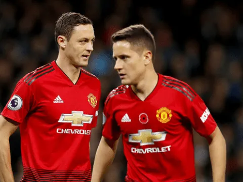 Top 10 thương vụ 95% sẽ xảy ra: "Ong thợ" tạm biệt Man Utd, bến đỗ mới của "Hoàng tử bé"