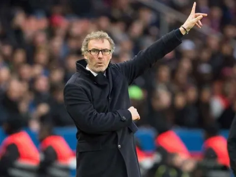 "Trảm" HLV Valverde, thượng tầng Barca nhắm cựu sao Man Utd thay thế