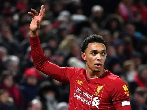 "Tốc độ tiến bộ của Alexander-Arnold thật đáng sợ"