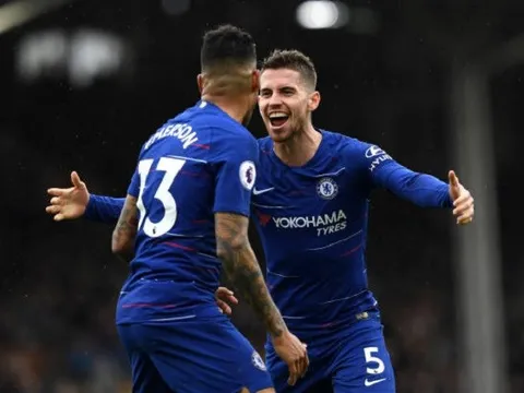 Trò cưng đồng loạt lên tiếng, Sarri tạm thời ngồi tiếp "ghế nóng"