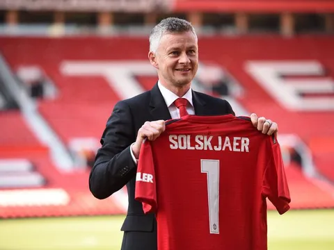 Tròn 20 năm Man Utd ăn 3! Những người hùng năm ấy giờ nơi đâu?