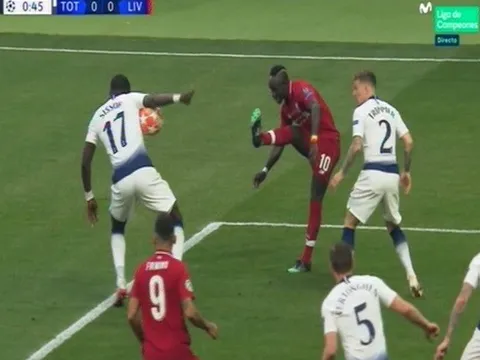 Trọng tài đúng hay sai khi thổi penalty cho Liverpool?