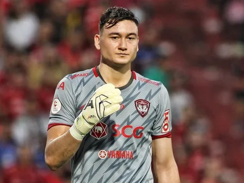 Văn Lâm "gánh tạ", Muangthong United vẫn xếp áp chót Thai League