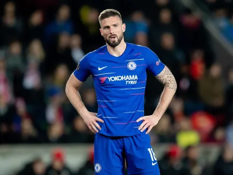 Trước thềm đại chiến, Giroud nổi điên với CĐV Chelsea