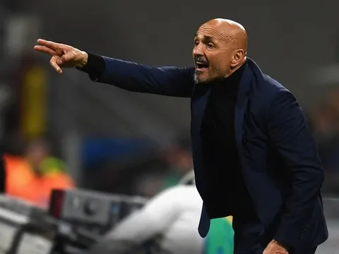 Trước tin đồn sa thải, HLV Inter Milan đáp trả đầy bất ngờ