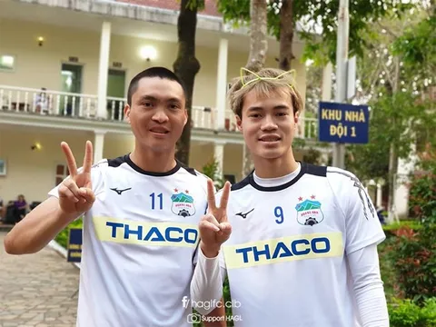 Tuấn Anh cắt bỏ mái tóc lãng tử, để đầu cua