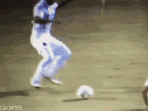 Tuyển thủ Myanmar suýt gãy chân khi chơi ở Thai League