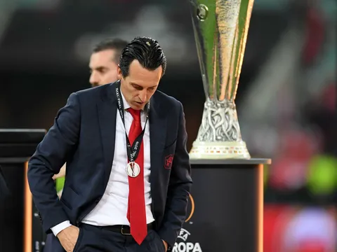 "Cậu ta không có tư duy phòng ngự" và trạm trung chuyển Arsenal