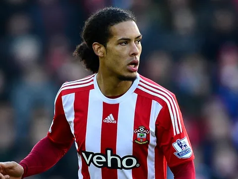 'Van Dijk đã chơi xuất sắc như thế ở Southampton, nhưng chẳng ai quan tâm'