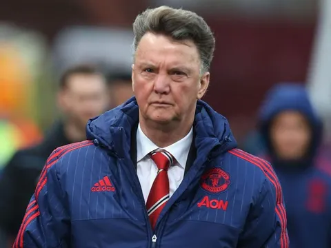 CĐV nói gì khi Van Gaal phũ với Man United?