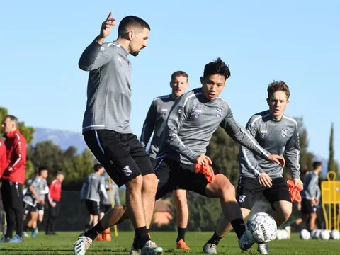 Đội bóng của Văn Hậu bị trách 'đóng cửa với TTCN'