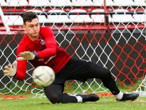 Đặng Văn Lâm có HLV mới ở Muangthong United