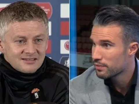 Van Persie - Solskjaer: Ai đúng, ai sai?