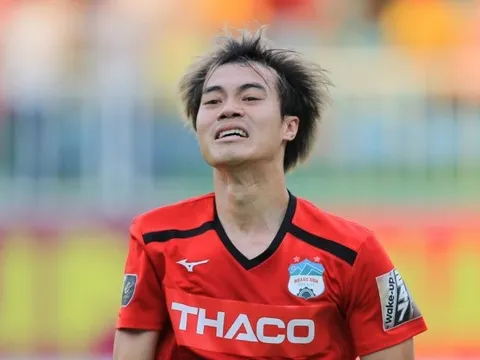 Văn Toàn dẫn đầu danh sách vua phá lưới: Trời thương kẻ khó!