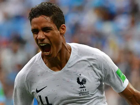 Zidane lên tiếng, nói một lời về "giải pháp cho Smalling" của Man Utd