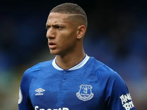 “Ve vãn” sao Brazil, AC Milan nhận cái kết phũ phàng