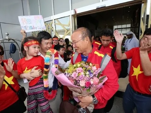 VFF gia hạn với thầy Park, không chỉ là chuyện tiền nong