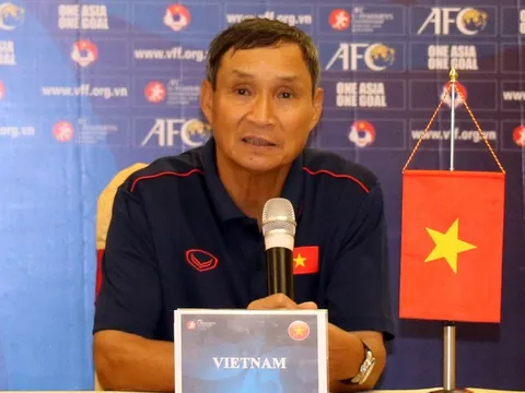 HLV Mai Đức Chung: "Tôi chưa hài lòng về nhân sự ở giải này"