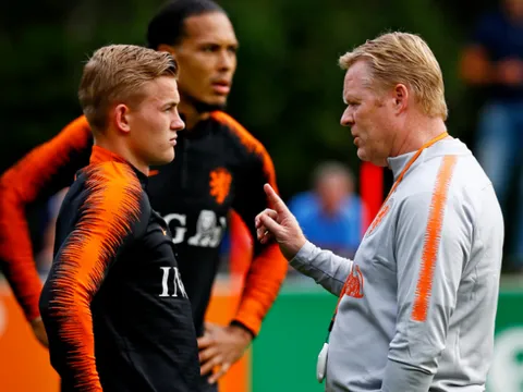 Vì 1 người, Liverpool giật được "viên ngọc" Ajax từ tay Man Utd, Barca