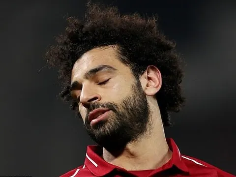 Vì đâu Liverpool để Man City chiếm ngôi đầu bảng Premier League?