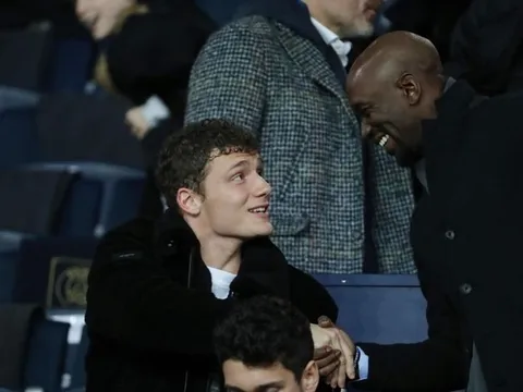 Vị khách đặc biệt đến theo dõi PSG thi đấu, NHM kỳ vọng "bom tấn" kích nổ