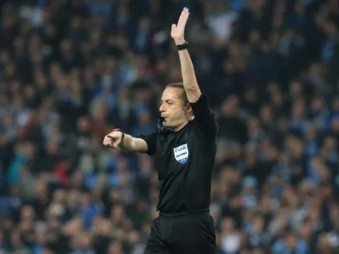 Vị vua áo đen xuất hiện, may mắn liệu có đang mỉm cười với Barca?